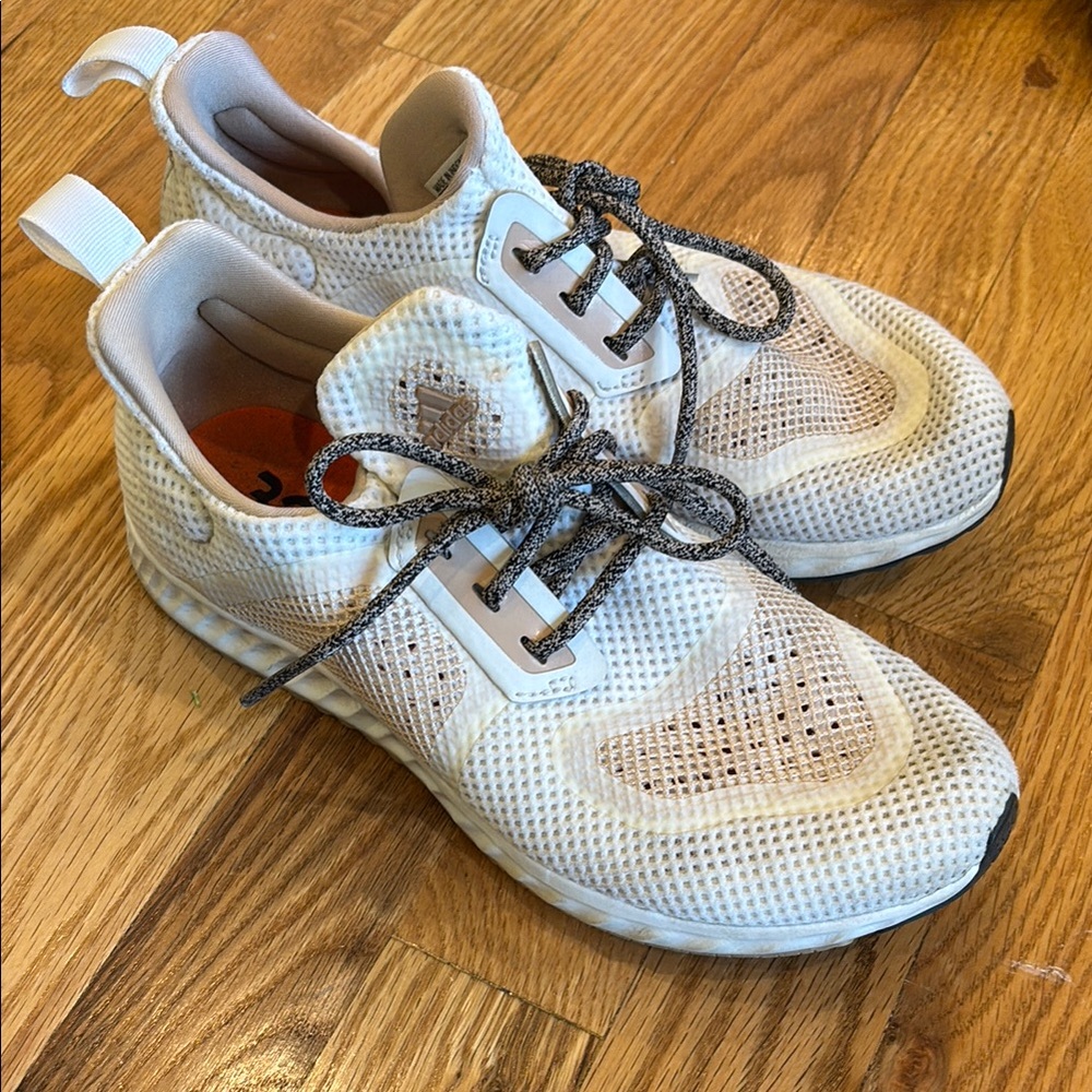 Adidas Bounce Edge Lux 5.5